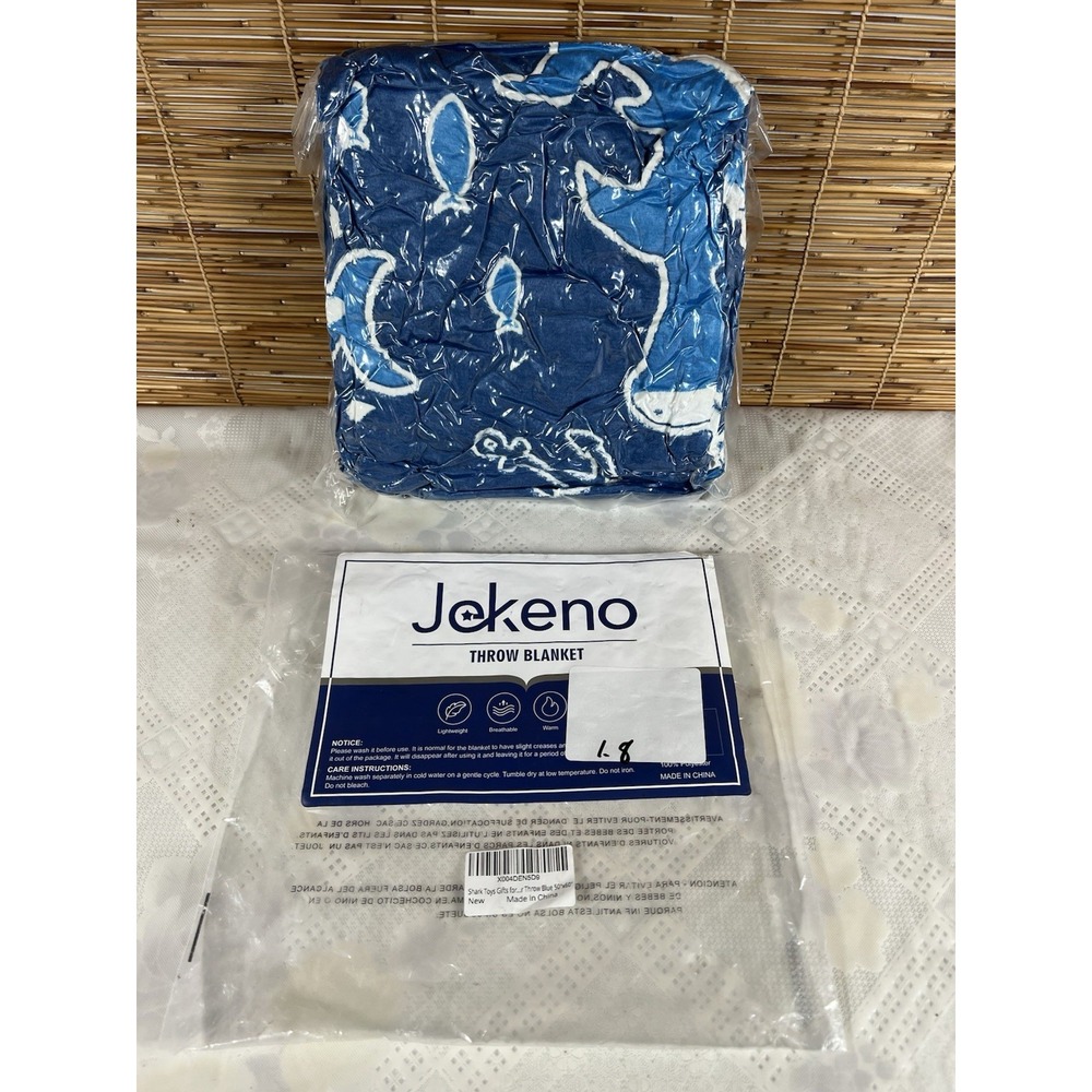 Jekeno Shark Glow in The Dark Blanket Throw Navy Blue 50"x60"